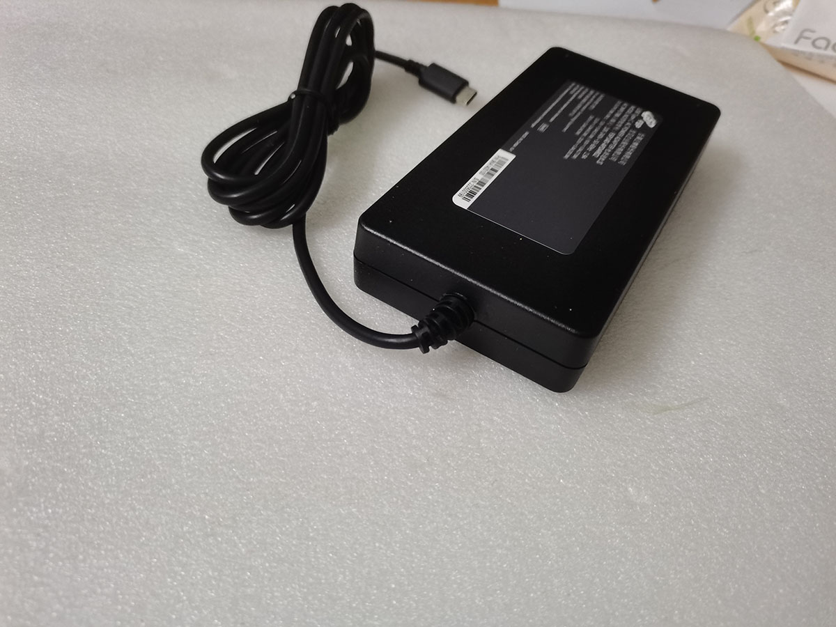 Adaptor AC USB Type-C 140W BAR - Pc Gaming News ulasan dan harga