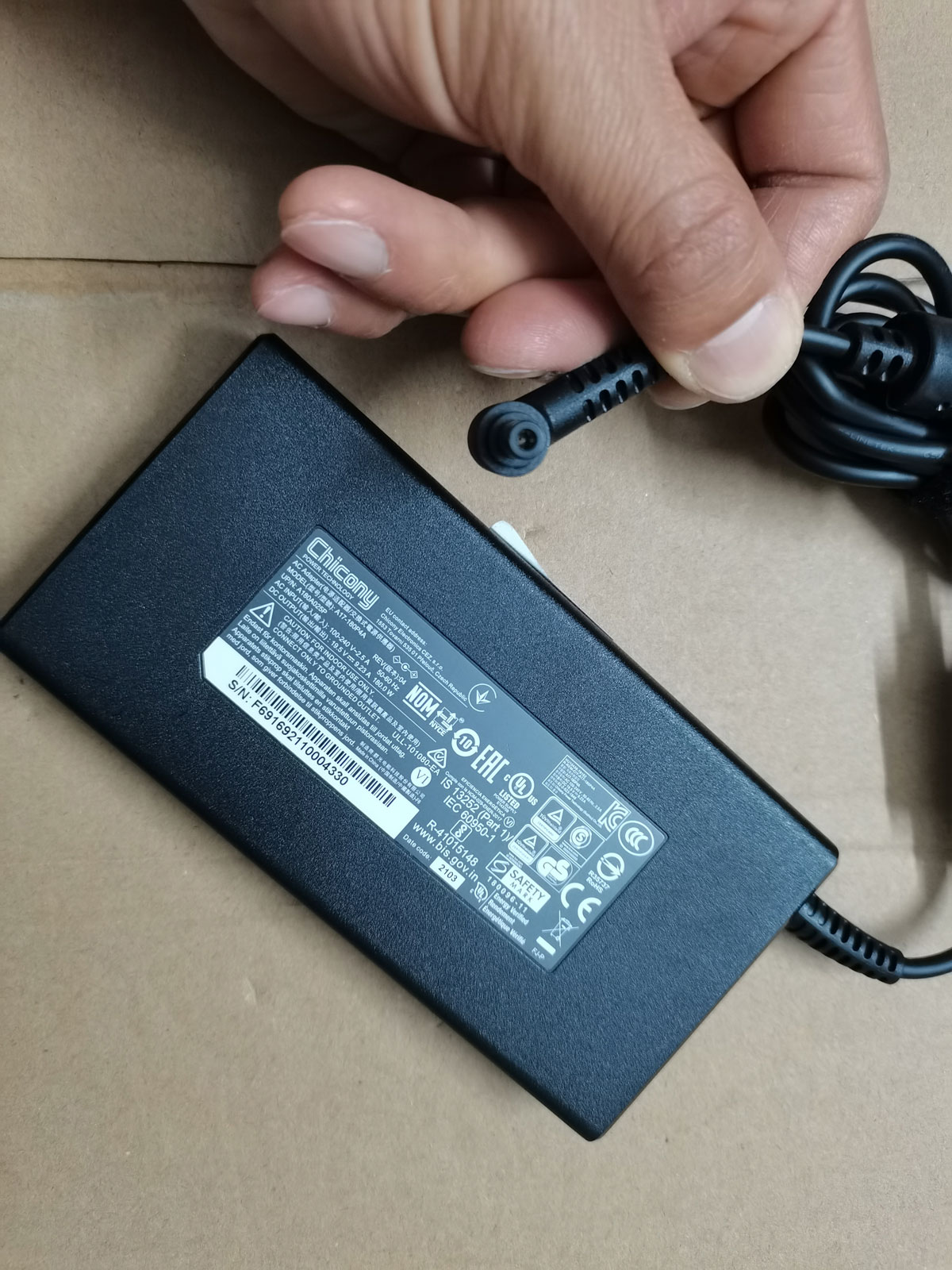 Adaptor AC Slim OEM Chicony 19 - Pc Gaming News ulasan dan harga